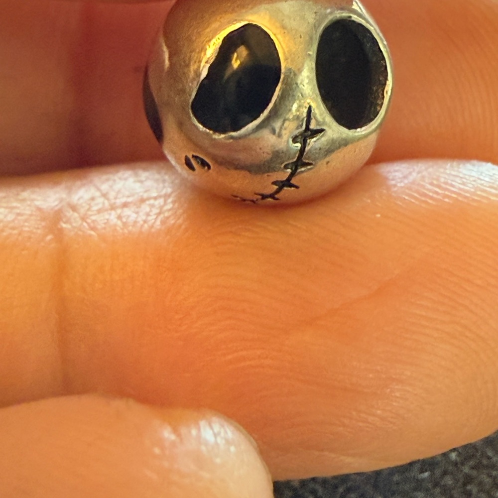 Silver Skull Button - image 3